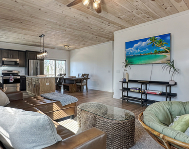 360 Prince Drive - Photo Thumbnail 2