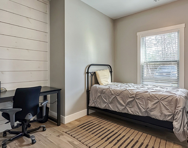 360 Prince Drive - Photo Thumbnail 8