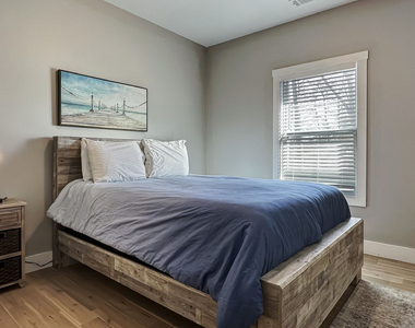 360 Prince Drive - Photo Thumbnail 9