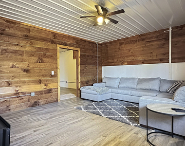 360 Prince Drive - Photo Thumbnail 12