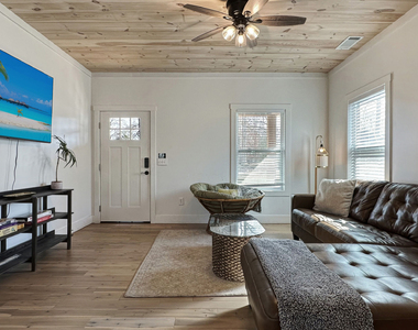 360 Prince Drive - Photo Thumbnail 3