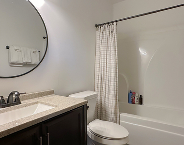 360 Prince Drive - Photo Thumbnail 14