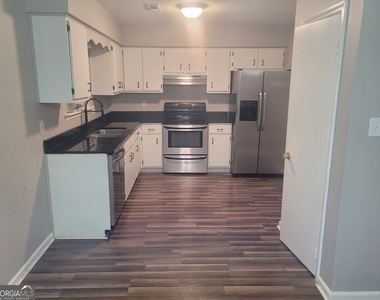1100 N Reddick Road - Photo Thumbnail 4
