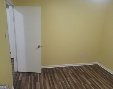1100 N Reddick Road - Photo Thumbnail 8