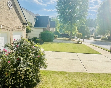 4644 Creekside Cove - Photo Thumbnail 6