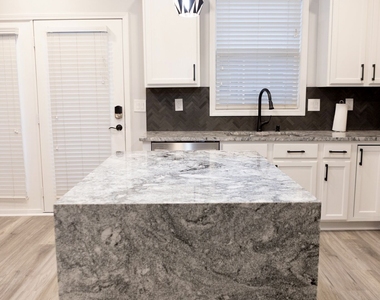 4644 Creekside Cove - Photo Thumbnail 18