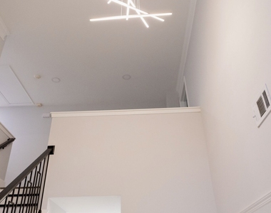 4644 Creekside Cove - Photo Thumbnail 28