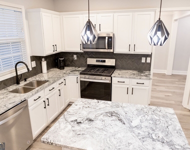 4644 Creekside Cove - Photo Thumbnail 19