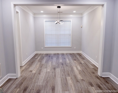 4644 Creekside Cove - Photo Thumbnail 14