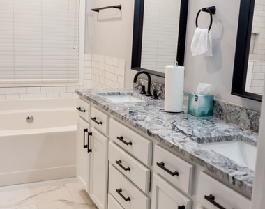 4644 Creekside Cove - Photo Thumbnail 12