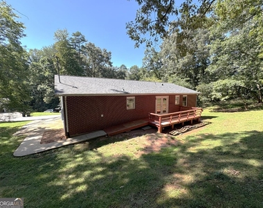 122 Kenimer Circle - Photo Thumbnail 3