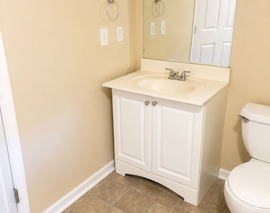 93 Forest Road - Photo Thumbnail 8