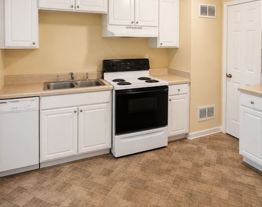 93 Forest Road - Photo Thumbnail 5