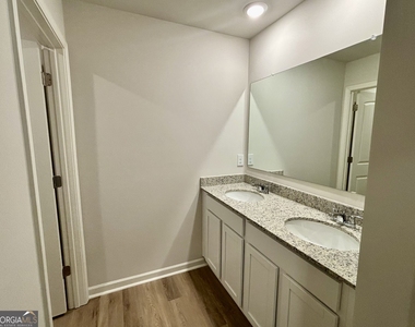 2986 Daxton Lane - Photo Thumbnail 23