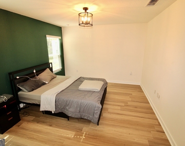 119 Teakwood Drive - Photo Thumbnail 4