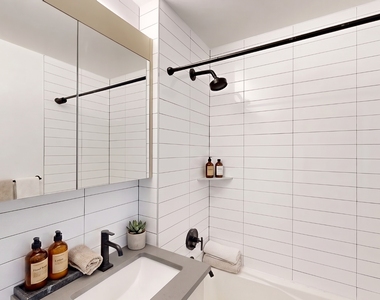 801 Columbus Avenue - Photo Thumbnail 3
