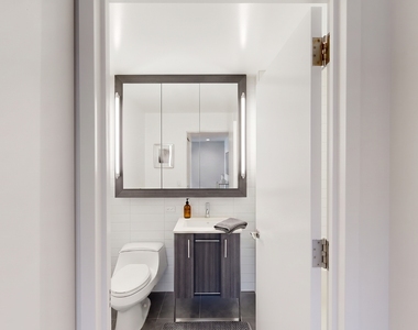 801 Columbus Avenue - Photo Thumbnail 2
