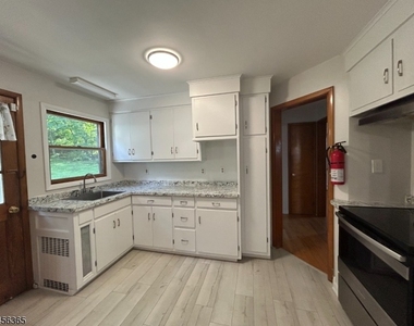 318 Palmer Rd - Photo Thumbnail 6