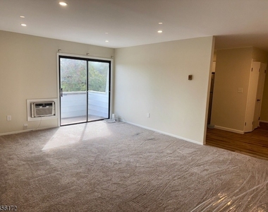3102 Cromwell Ct - Photo Thumbnail 3