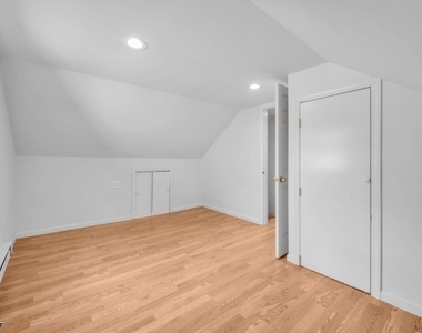 30 Carlson Pl - Photo Thumbnail 15