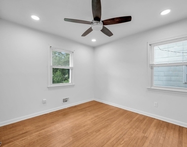 30 Carlson Pl - Photo Thumbnail 8