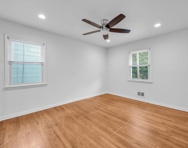 30 Carlson Pl - Photo Thumbnail 11