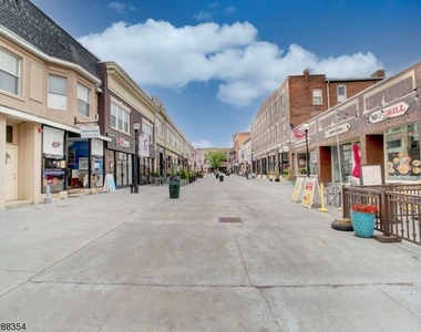 26 Division St - Photo Thumbnail 14