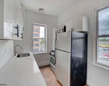 26 Division St - Photo Thumbnail 1