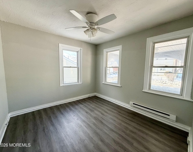37 2nd Avenue - Photo Thumbnail 6
