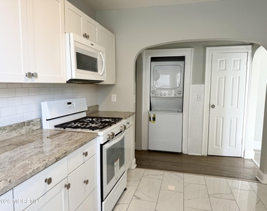 37 2nd Avenue - Photo Thumbnail 3