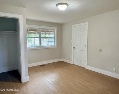 1215 11th Avenue - Photo Thumbnail 5