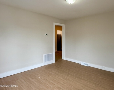 1215 11th Avenue - Photo Thumbnail 9
