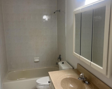 6 Nancy Court - Photo Thumbnail 4