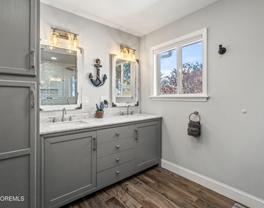 1850 Shore Boulevard - Photo Thumbnail 18