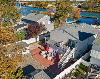 1850 Shore Boulevard - Photo Thumbnail 23