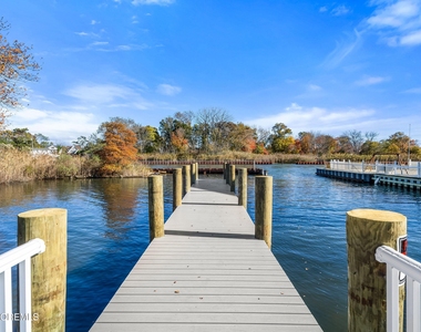 1850 Shore Boulevard - Photo Thumbnail 26