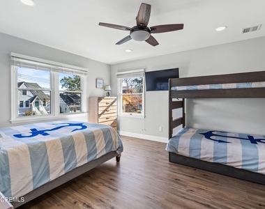 1850 Shore Boulevard - Photo Thumbnail 15
