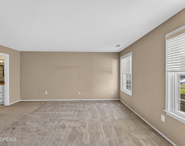 398 Hampton Place - Photo Thumbnail 9