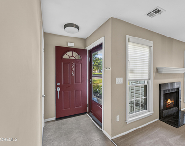 398 Hampton Place - Photo Thumbnail 2