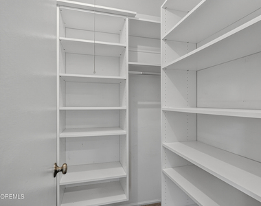 398 Hampton Place - Photo Thumbnail 18