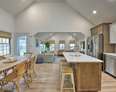 13 Atlantic Avenue - Photo Thumbnail 10