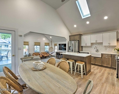 13 Atlantic Avenue - Photo Thumbnail 11