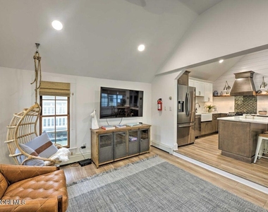 13 Atlantic Avenue - Photo Thumbnail 8