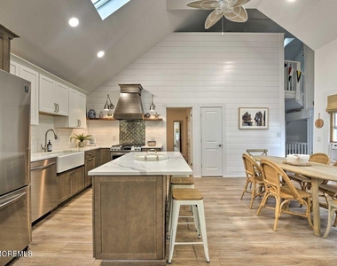 13 Atlantic Avenue - Photo Thumbnail 14