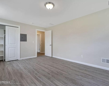12 Johnson Street - Photo Thumbnail 6