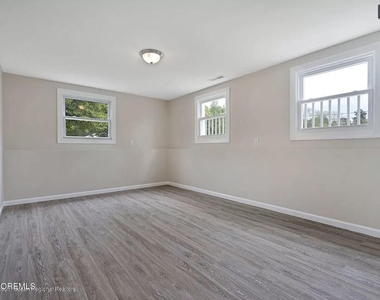 12 Johnson Street - Photo Thumbnail 5