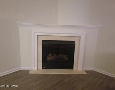 339 Saint Andrews Place - Photo Thumbnail 3