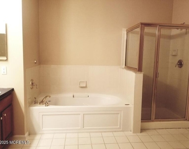 339 Saint Andrews Place - Photo Thumbnail 5