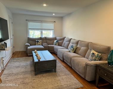 31 Cedar Avenue - Photo Thumbnail 1
