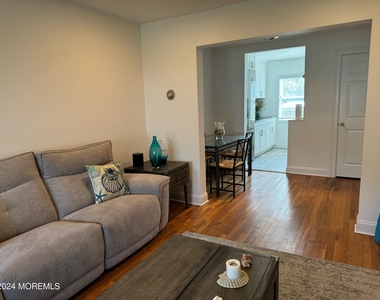 31 Cedar Avenue - Photo Thumbnail 2